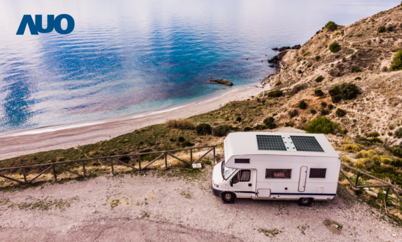 「可撓輕量化太陽光電板SunCurva」使用輕量特殊耐候型複合板取代傳統太陽能板的玻璃前板，不僅降低70%重量，每米平方僅3Kg；具有抗衝擊性能及通過電磁相容性測試，可應用於交通運輸工具，如露營車、遊艇等